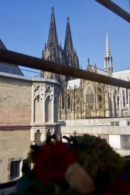 Hotel Am Museum Koeln Almanya
